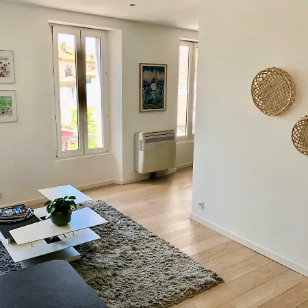 Lägenhet Bright & Modern In The Heart Of